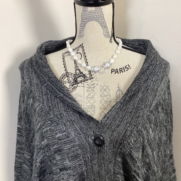 212 NYC Women’s Grey One Button Cardigan Knit LS Checkered Stitching Design - Picture 2 of 5